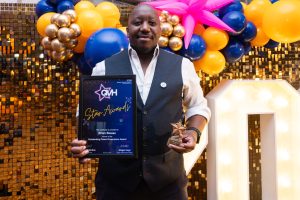 Outstanding Patient Experience Award for consultant praised by patients